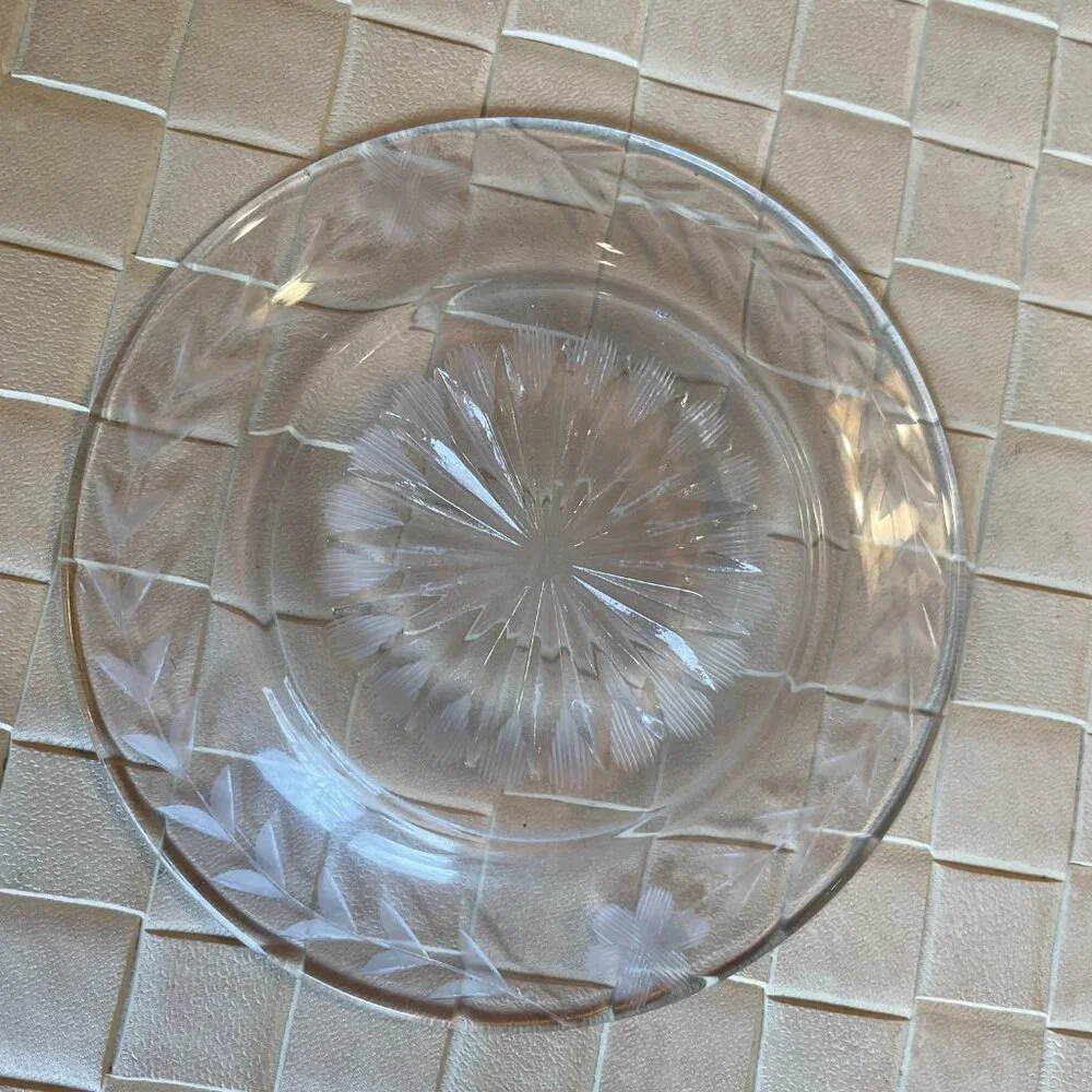 Vintage Set of 5 Clear Glass Plates with a Deep Cut Star Center Design 5